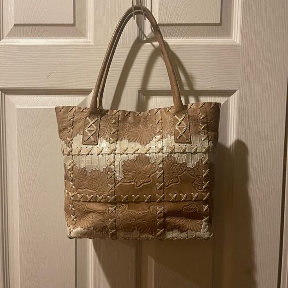 Bergé Italian leather embossed Tan and Cream cross stitching accents Tote Bag - Picture 6 of 13